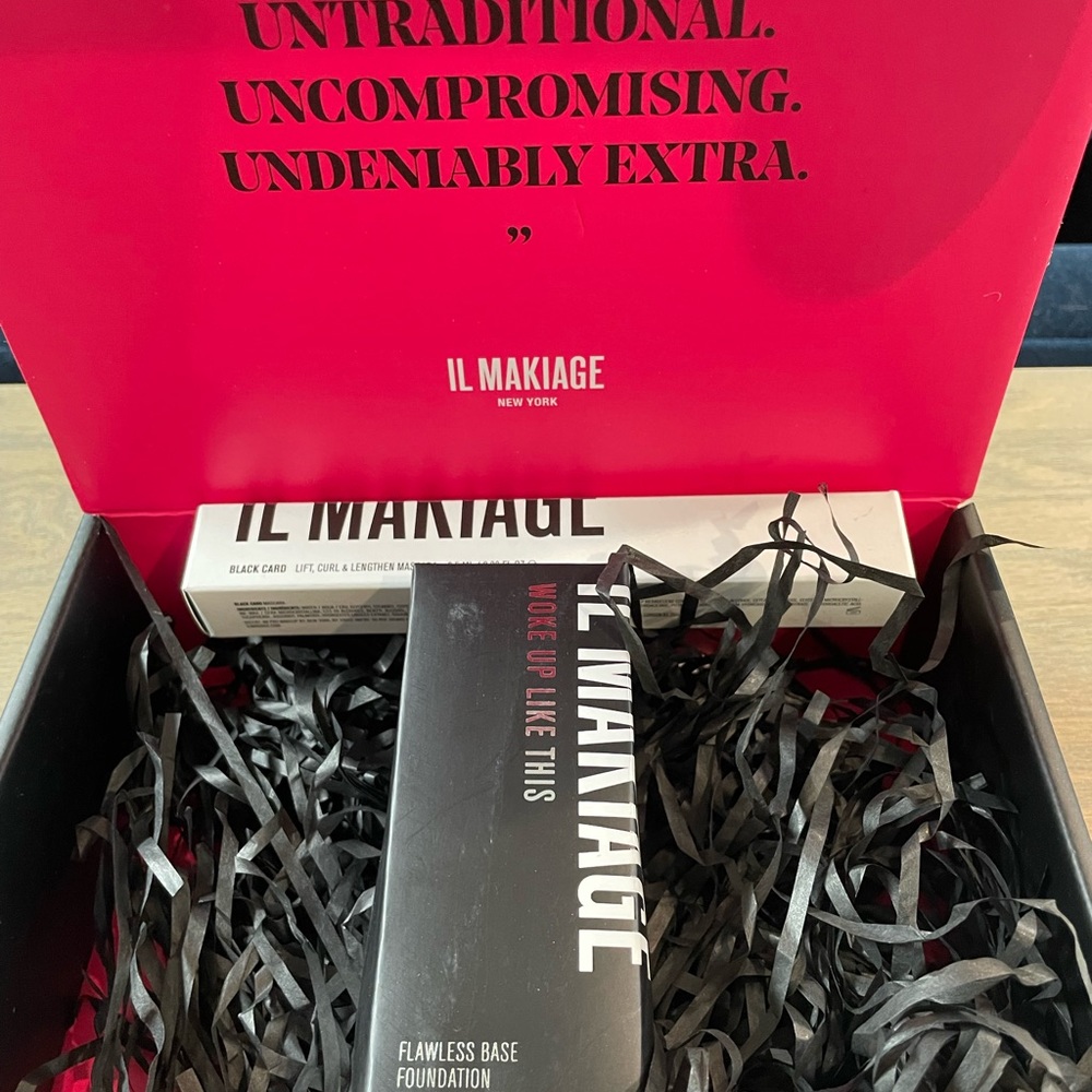 Brand new Il Makiage 040 foundation and mascara
